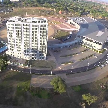 President Hotel At Umodzi Park Lilongwe Kültér fotó
