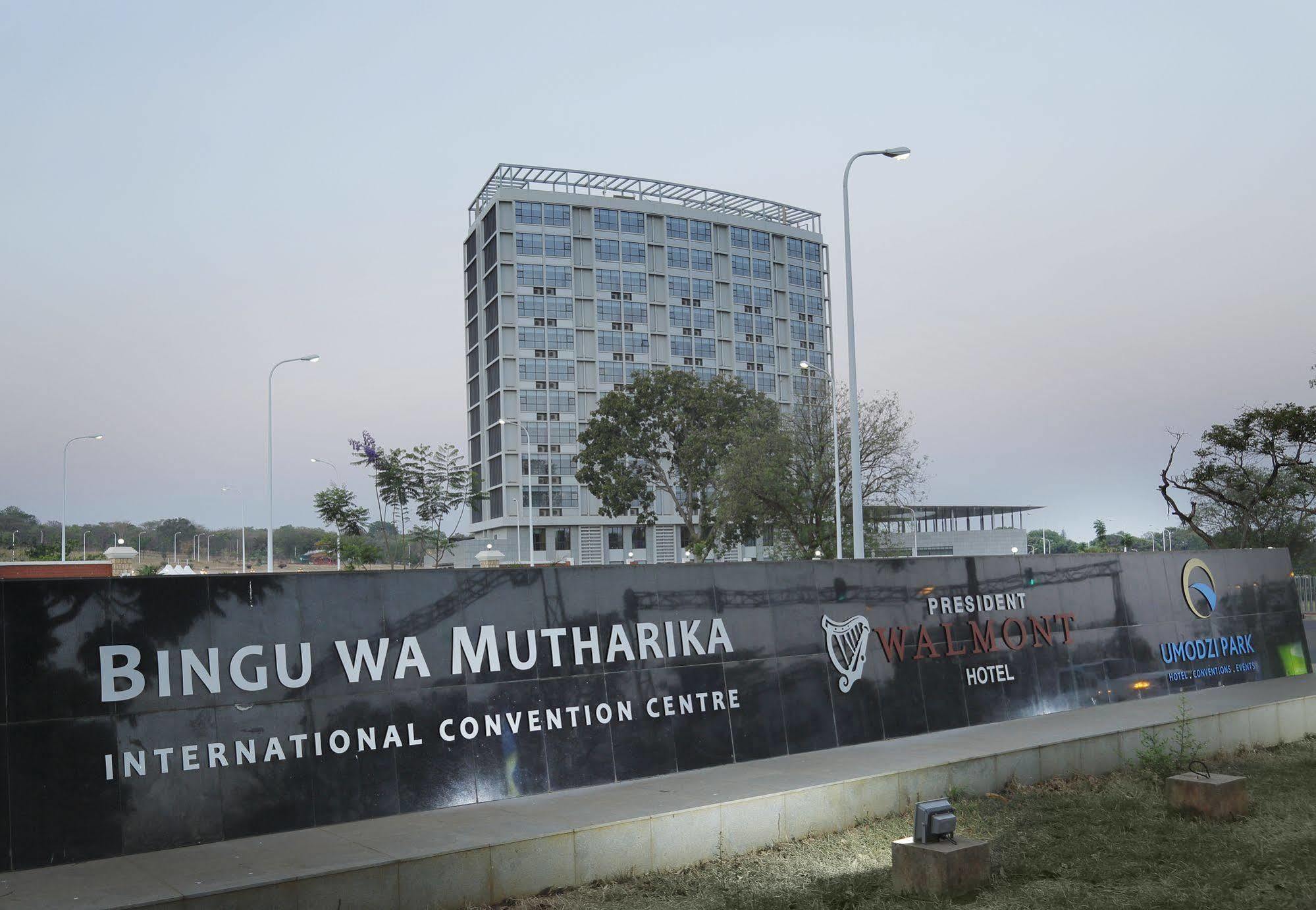 President Hotel At Umodzi Park Lilongwe Kültér fotó
