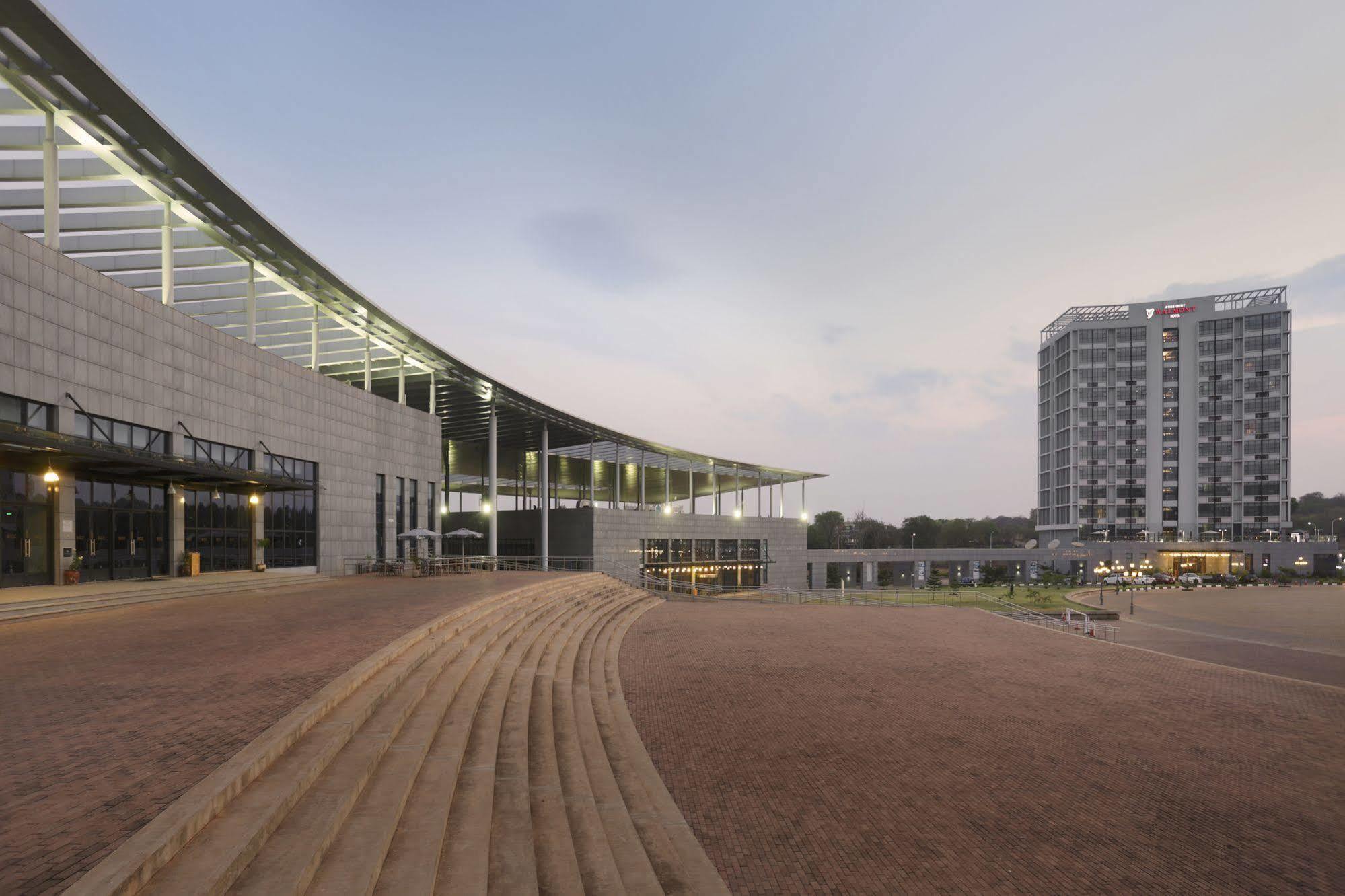 President Hotel At Umodzi Park Lilongwe Kültér fotó