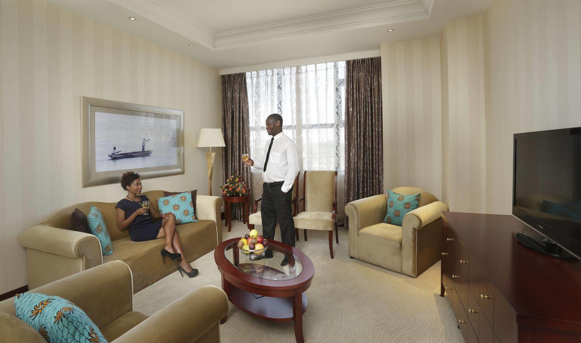 President Hotel At Umodzi Park Lilongwe Kültér fotó