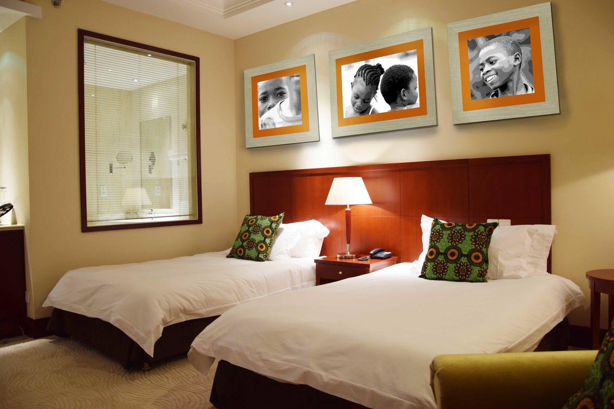President Hotel At Umodzi Park Lilongwe Kültér fotó