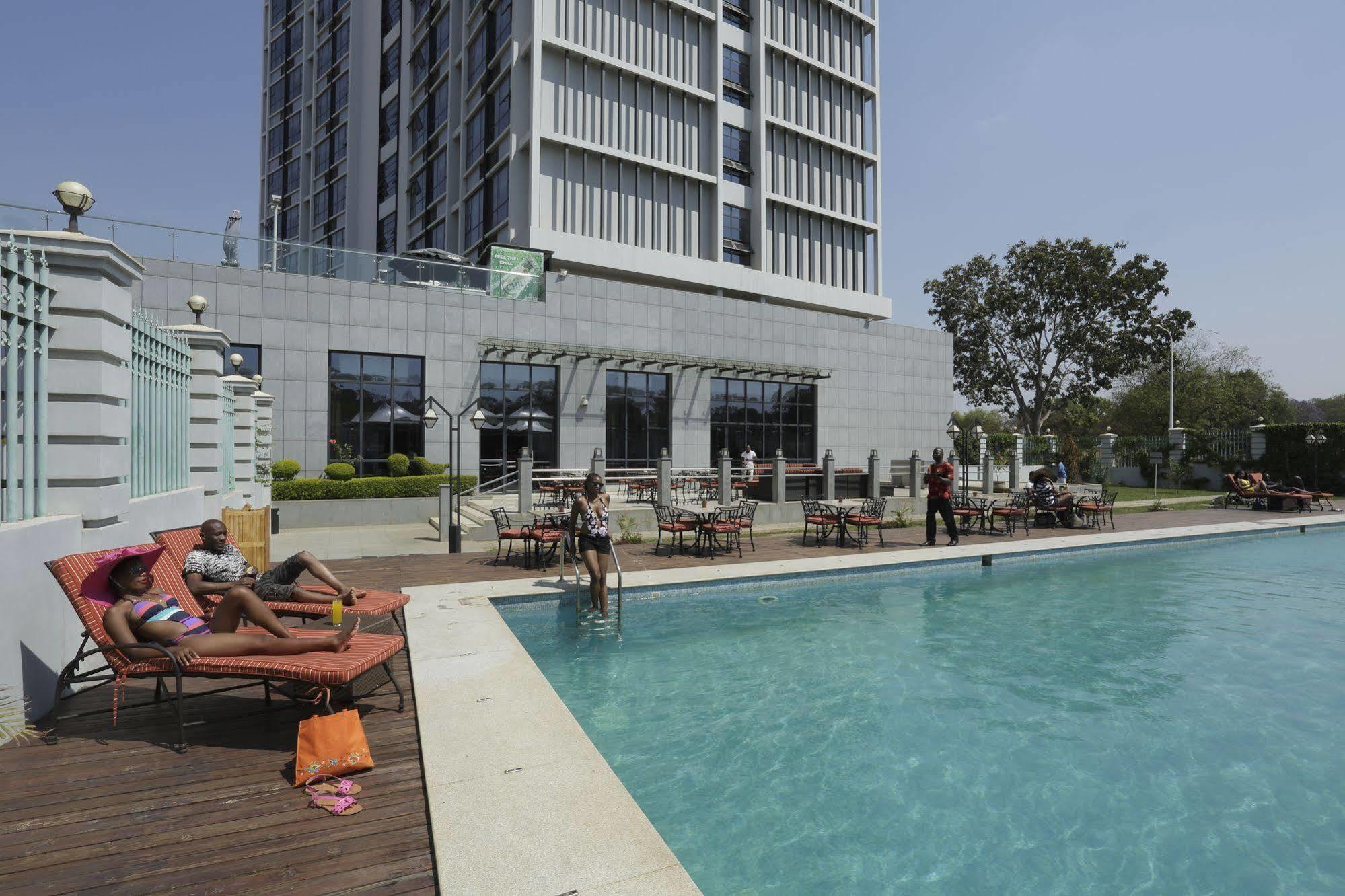 President Hotel At Umodzi Park Lilongwe Kültér fotó
