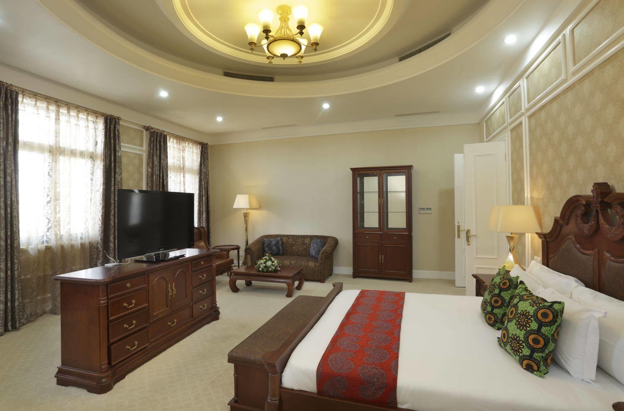 President Hotel At Umodzi Park Lilongwe Kültér fotó